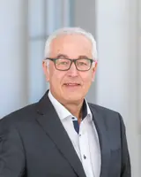 Foto von Dr. jur. Dipl.-Vwwt. Robert Jofer