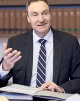 Foto von Dr. jur. Marius Breucker